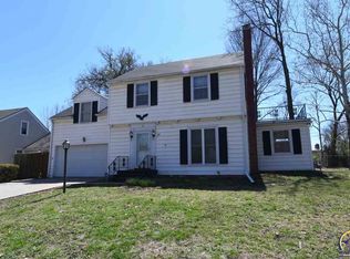 215 SW Hillside Dr, Topeka, KS 66611