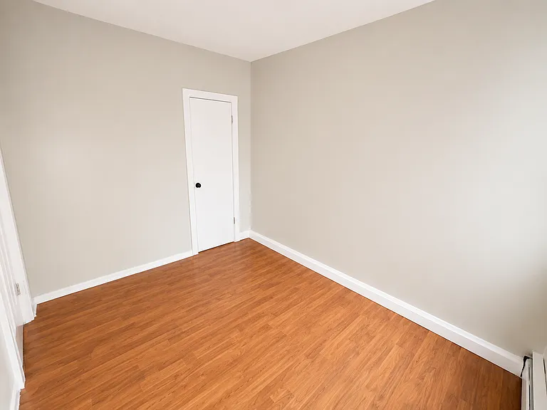 170 W Broadway #3 — Photo 10
