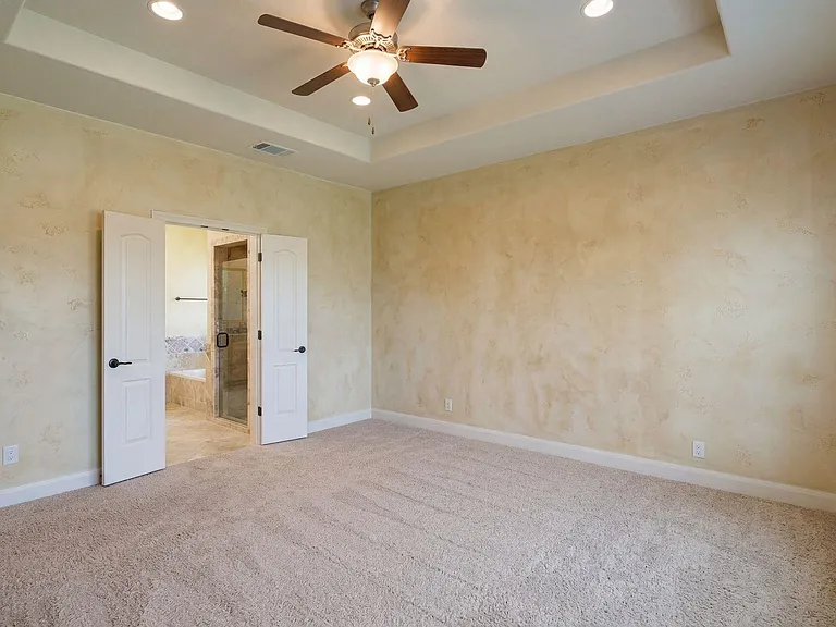104 Cedar Glen Cv — Photo 13