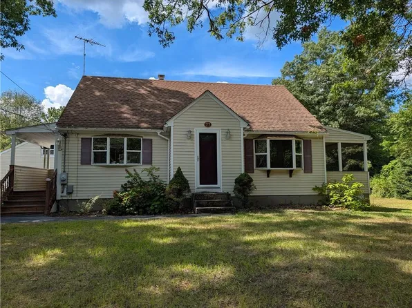77 Chestnut Hill Rd, Glocester, RI 02814