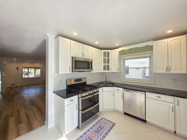 266 Brookfield Ave, Staten Island, NY 10308