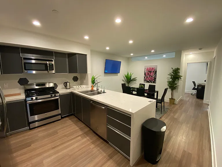 121 S Orlando Ave — Photo 20