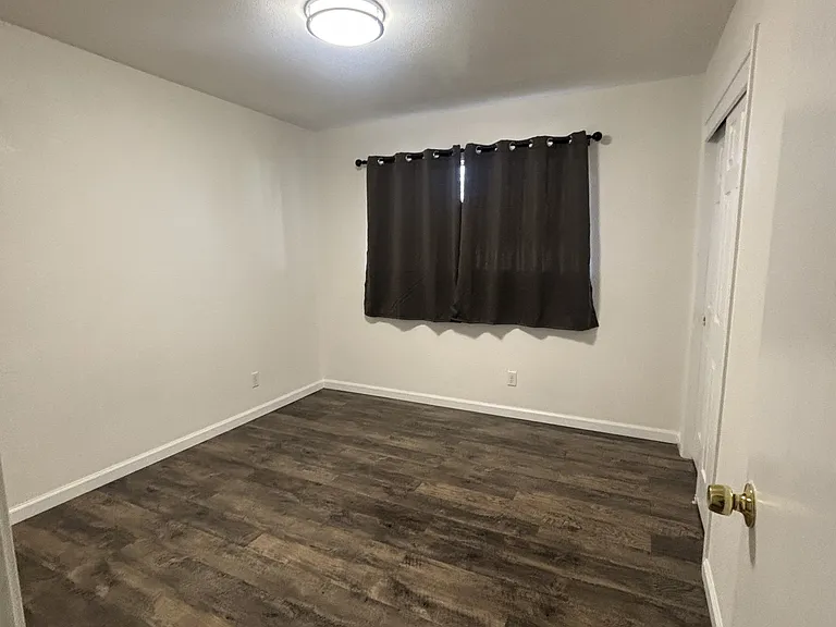 2220 Jeanine Dr — Photo 9