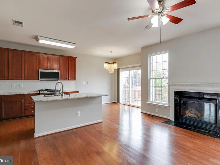 25286 McIntyre Sq — Photo 15