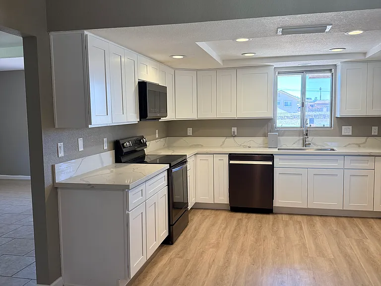 1785 Beavertail Dr — Photo 5