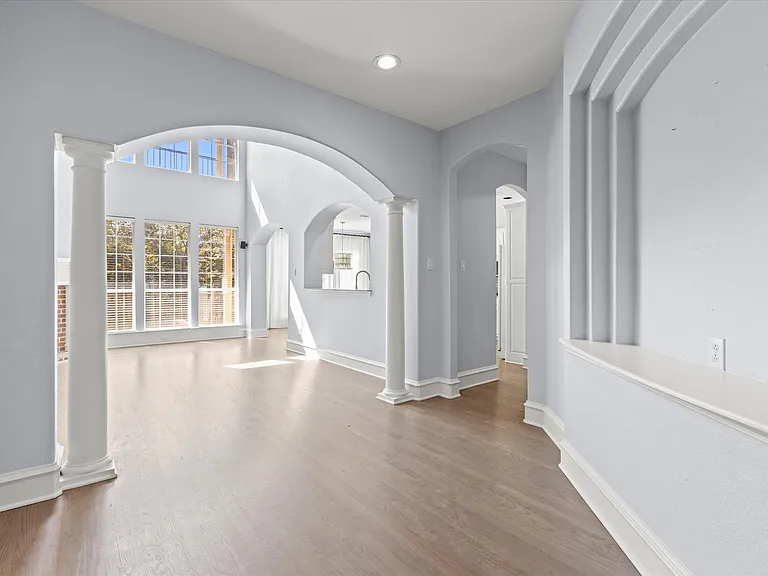 4223 Castle Rock Ct — Photo 2