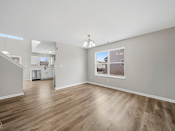 3rd image of 6427 Paramount Springs Dr