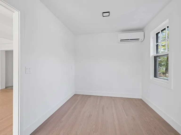 18 Lake Side Dr — Photo 10