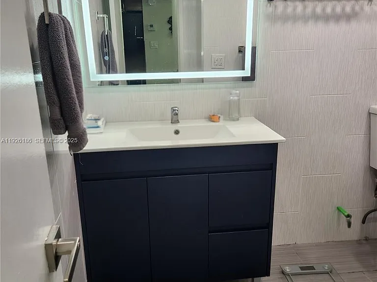 2801 NE 183rd St #310W — Photo 14