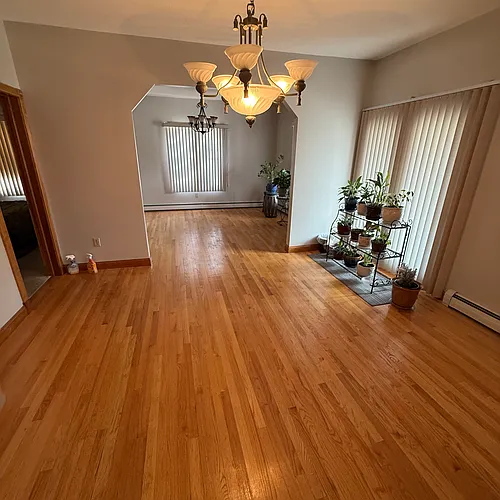 546 Lonsdale Ave #2 Photo 1