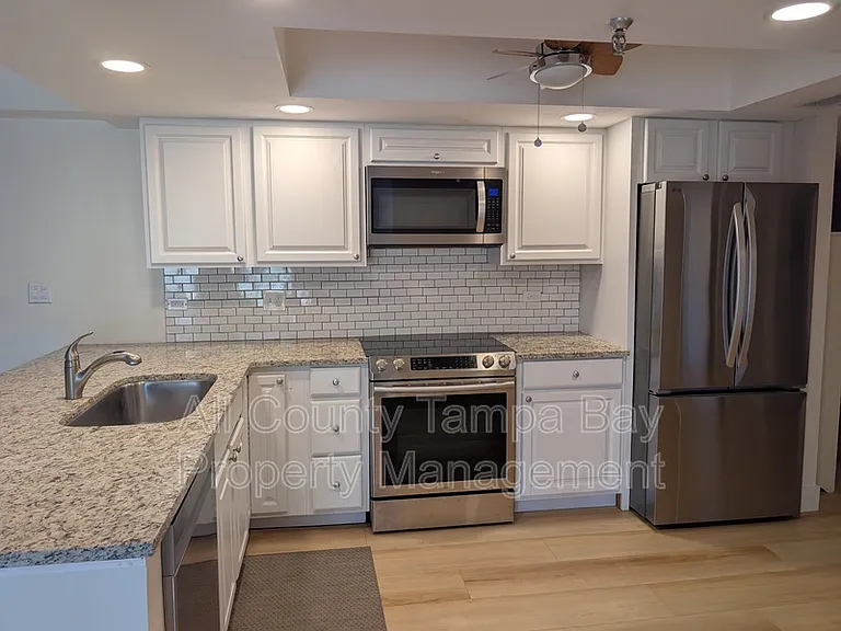 7430 Sunshine Skyway Ln S #201 — Photo 6
