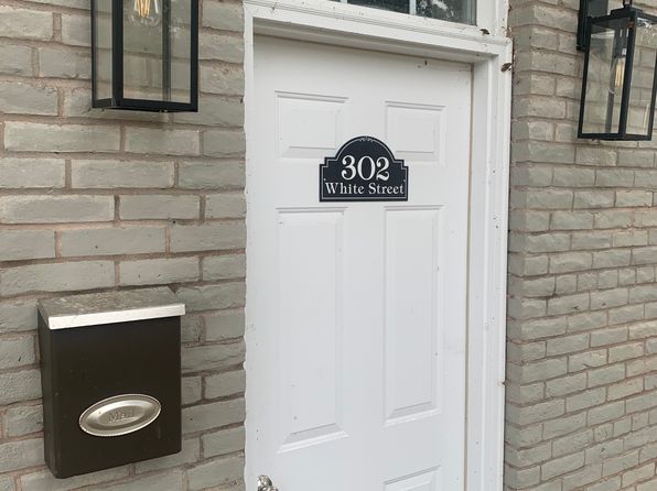 302 White St