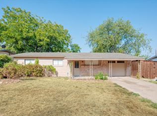 1902 Alan A Dale Rd, Arlington, TX 76013