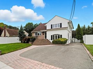 1078 Barbara Ct, Bellmore, NY 11710