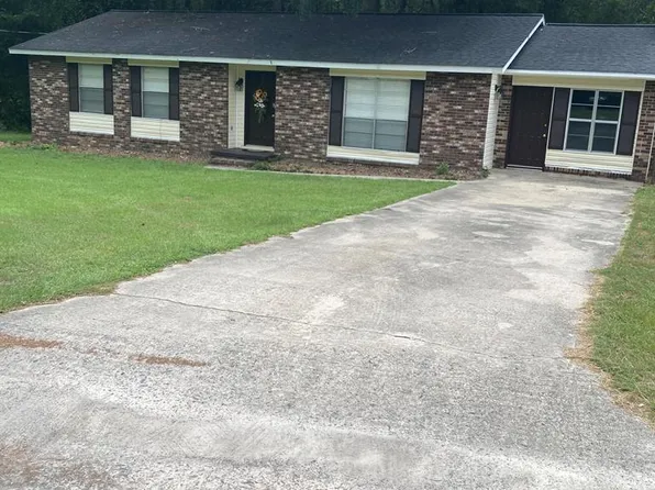 911 Lakeshore Dr, Douglas, GA 31533