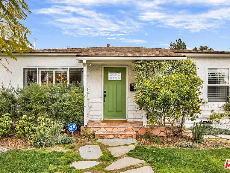 1024 N Naomi St — Photo 1