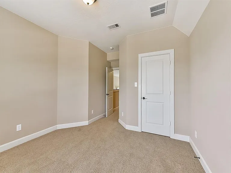 19610 S San Gabriel River Cir — Photo 31