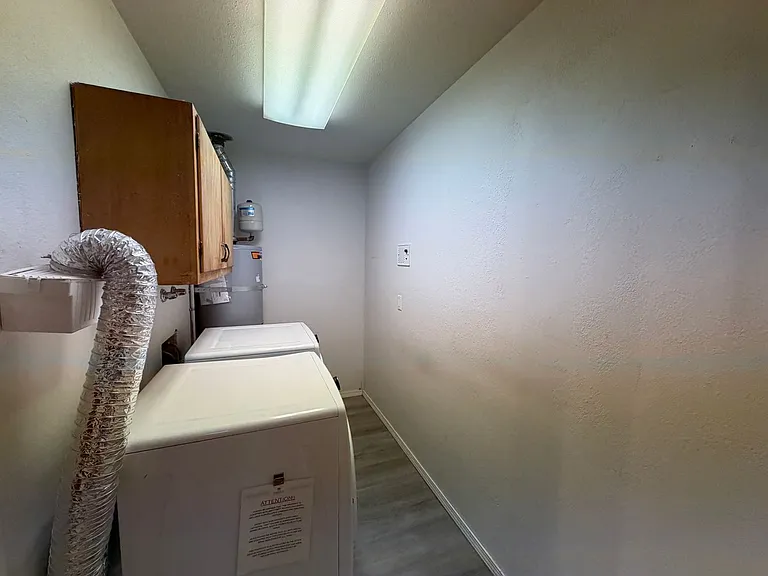 337 Glorieta St NE — Photo 17