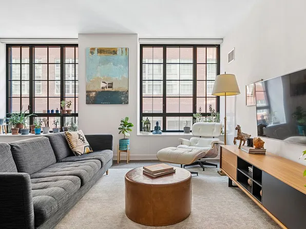 205 Water St APT 2C, Brooklyn, NY 11201