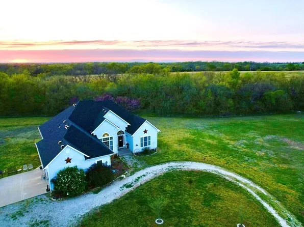 18150 Mills Rd, Lacygne, KS 66040