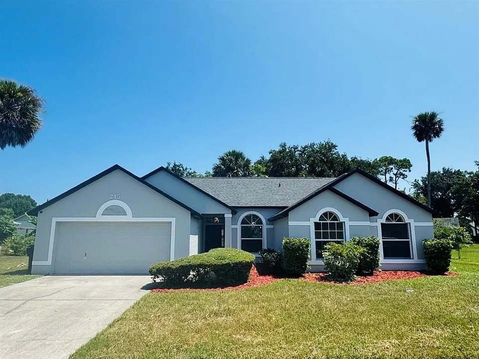 215 Hollowbrook Cir