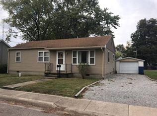 111 North St, Fairfield, IL 62837