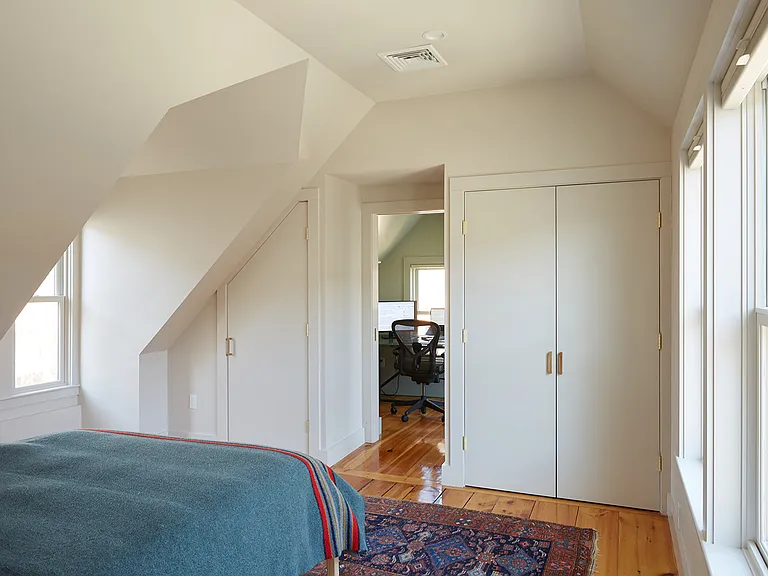 27 May St #2 — Photo 8
