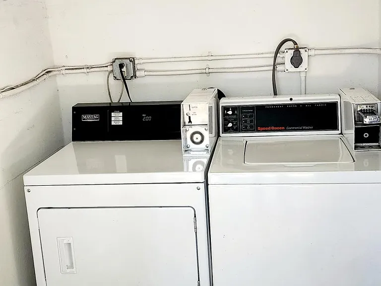 2305 Monroe St #8 — Photo 9