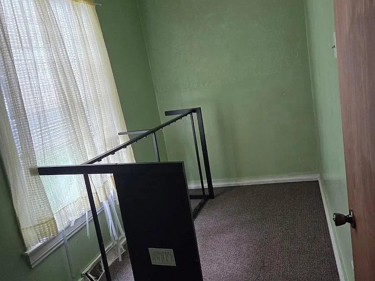 410 W Lapeer St #1 — Photo 2