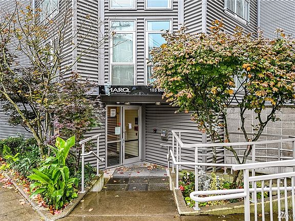 3rd image of 103 Bellevue Ave E APT 102