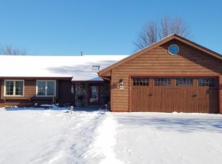 W234N7058 Flintlock Dr, Sussex, WI