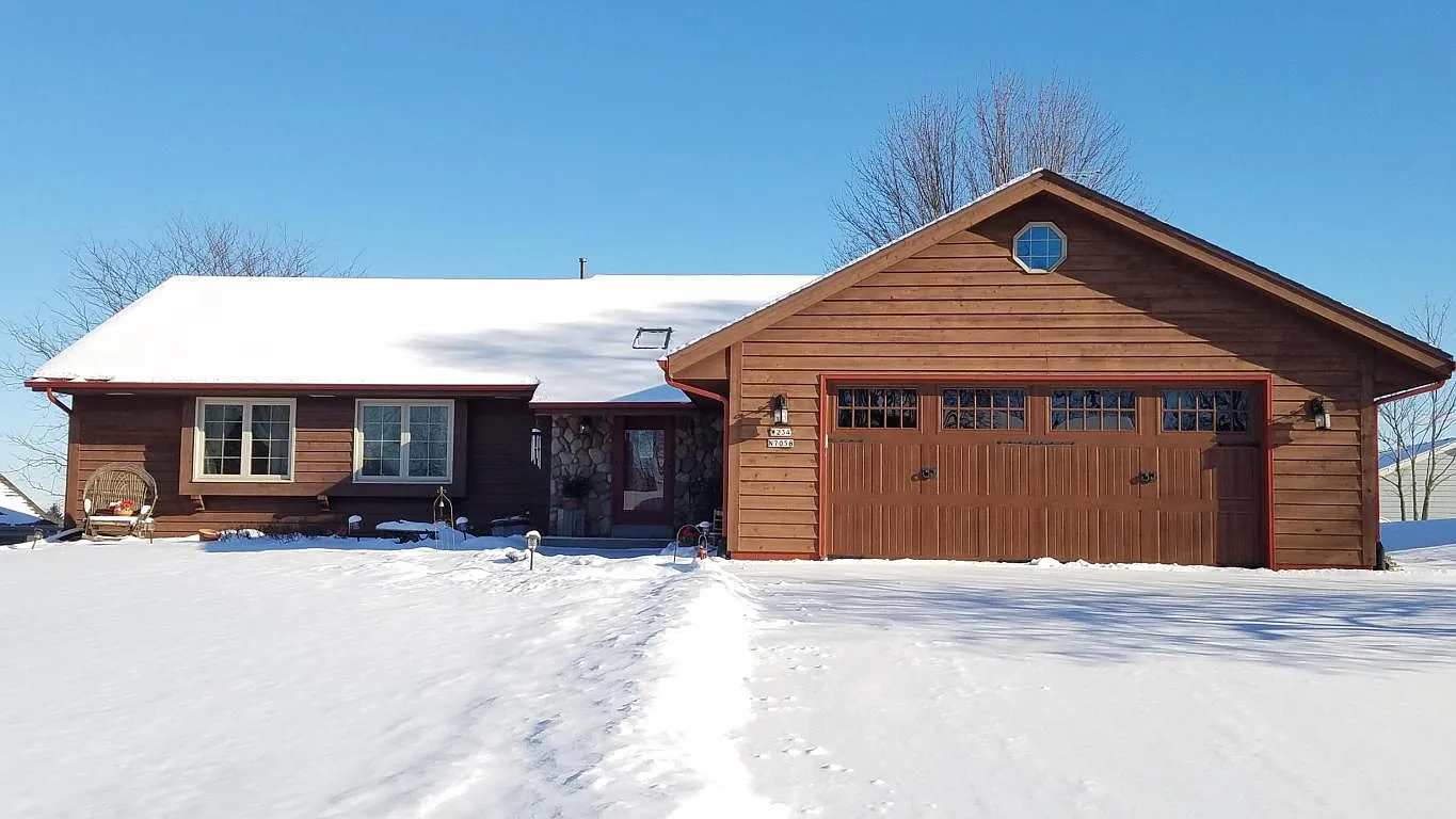 W234N7058 Flintlock Dr photo 1
