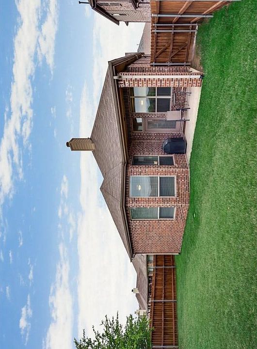 1st image of 3405 Daylight Dr
