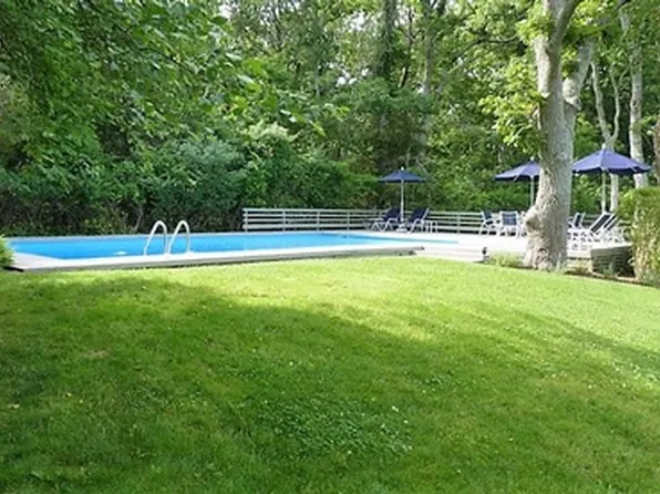 https://photos.zillowstatic.com/fp/80ba95dec6a681f7676018e4aee4c9b4-p_e.webp
