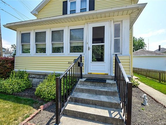 4th image of 207 E Keller St
