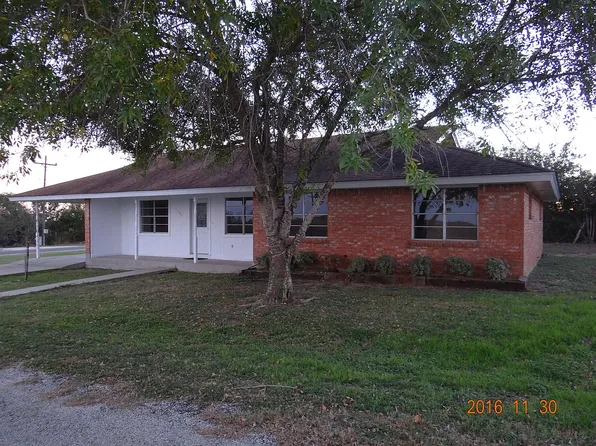 10409 First St, Pettus, TX 78146