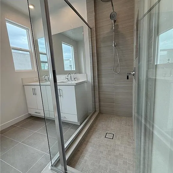 677 S Lyon St — Photo 10