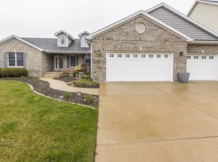 1912 Gailey Ln, Bloomington, IL 61704