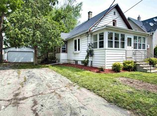 716 1st St, Menasha, WI 54952
