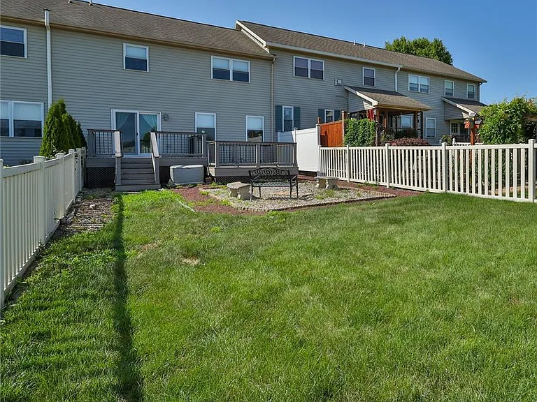 124 Stephanie Dr — Photo 33