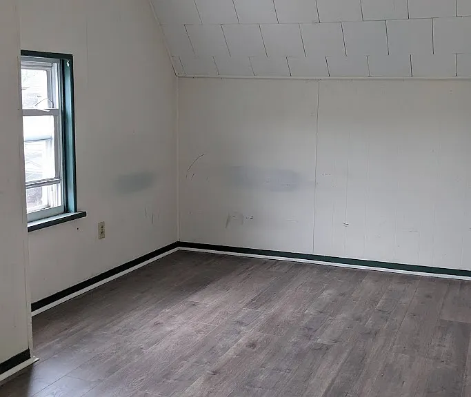 119 W Burke St — Photo 39