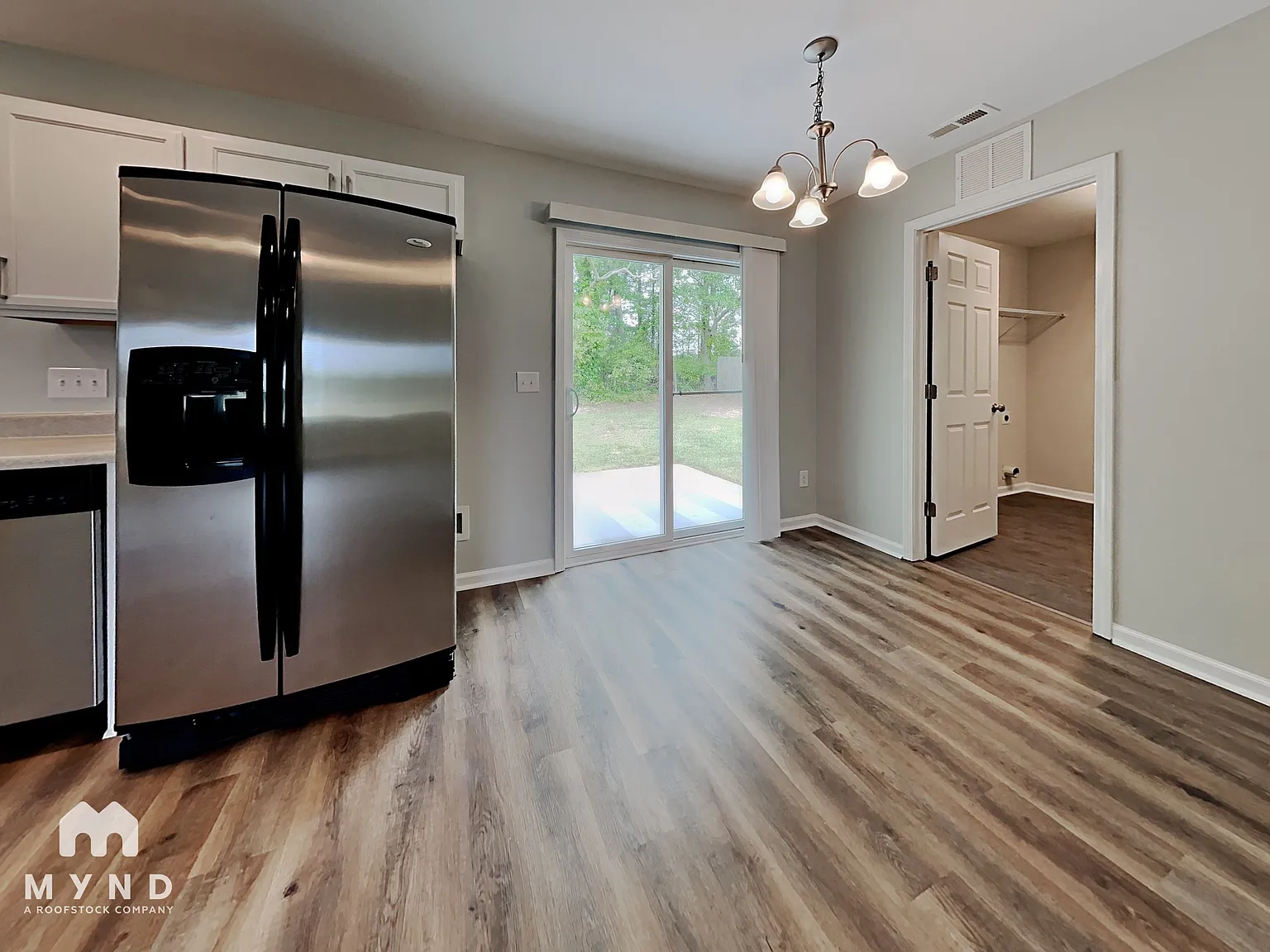 3 bed, 2.0 bath, 1300 sqft, $1,725 — Photo 4