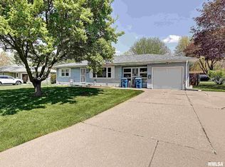 3524 12th St, East Moline, IL 61244