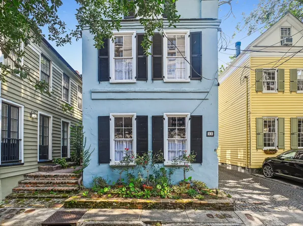 11 West St APT A, Charleston, SC 29401