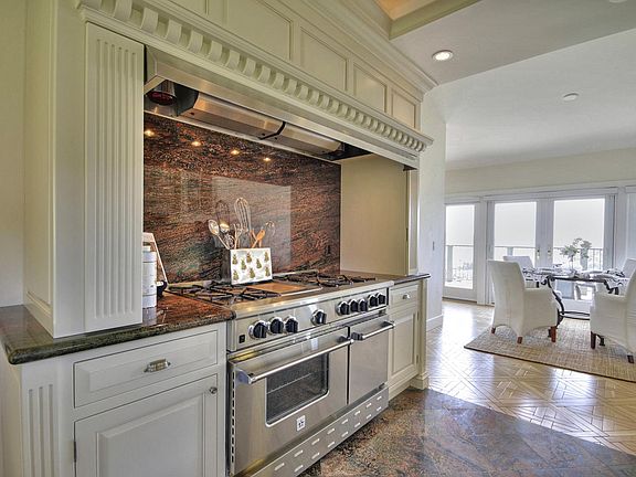 3rd image of 35 Corinthian Ct APT 31