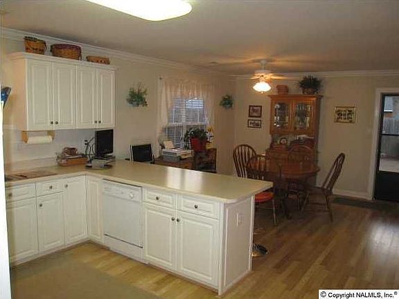 2nd image of 962 Tracey Ln