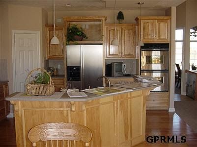 5th image of 2221 Broadwater Dr