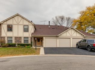 1132 Hawthorne Ct APT D2, Wheeling, IL 60090