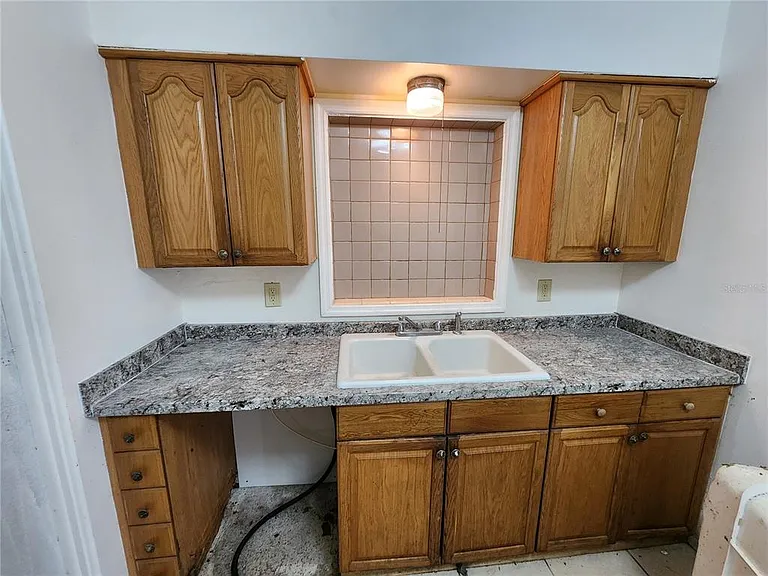 2831 NE 17th Dr — Photo 15