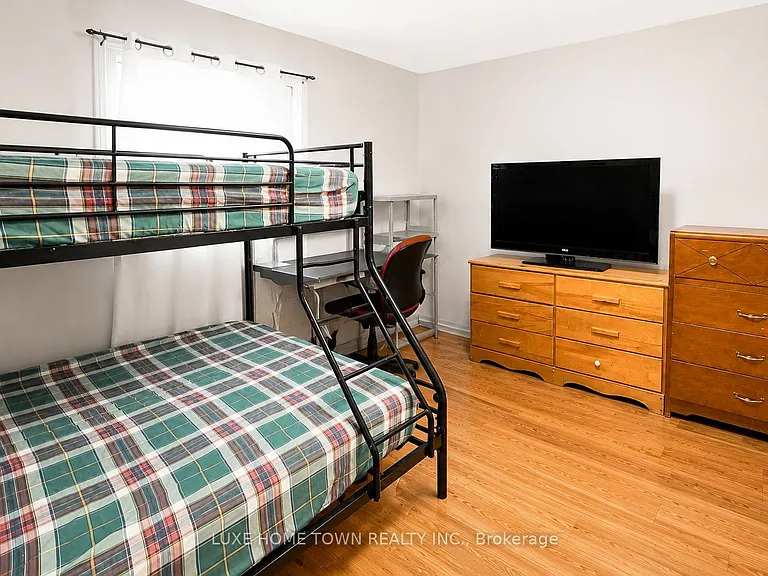 762 Railton Ave — Photo 12